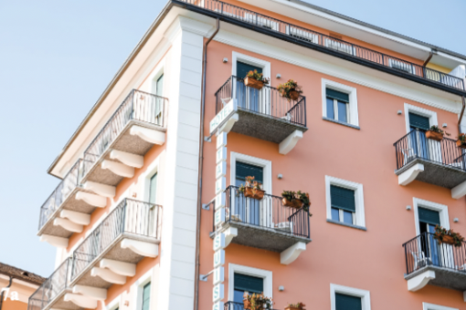 Facciata dell'Hotel Italie et Suisse citata nell'articolo